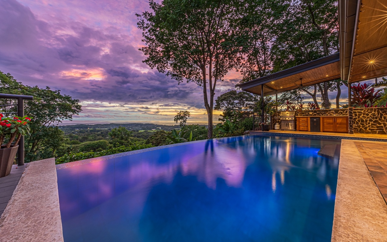 Tranquil Luxury Home with Stunning Views in Uvita