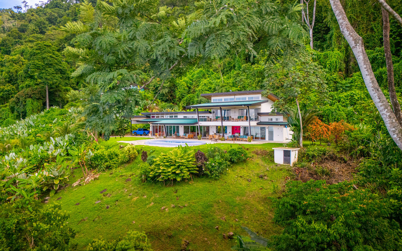 Exceptional Luxury House with Amazing Views in Uvita