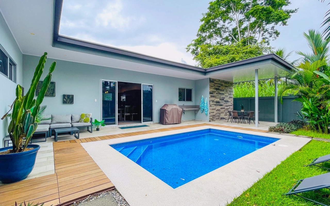 Modern 3 Bedroom Villa with Rental Potential in Uvita