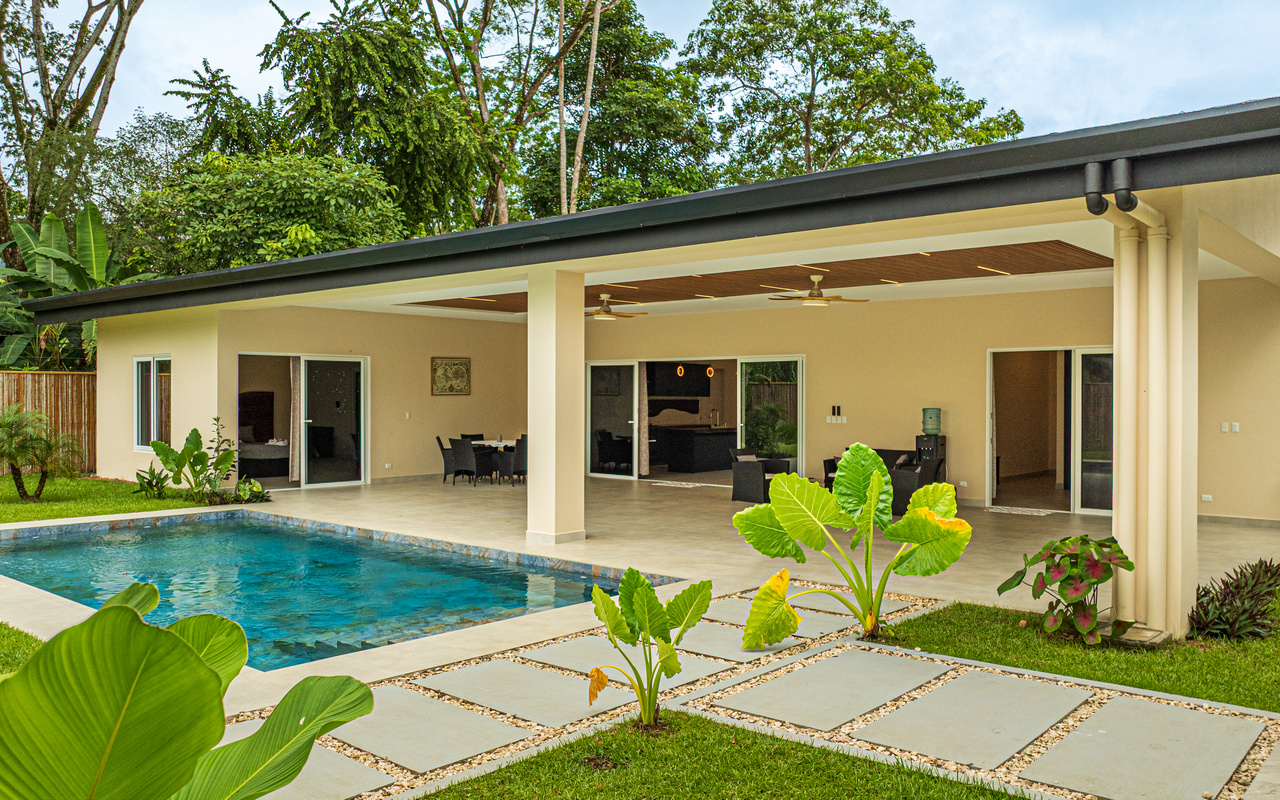 3 Bedroom Residence with Spacious Interiors in Uvita
