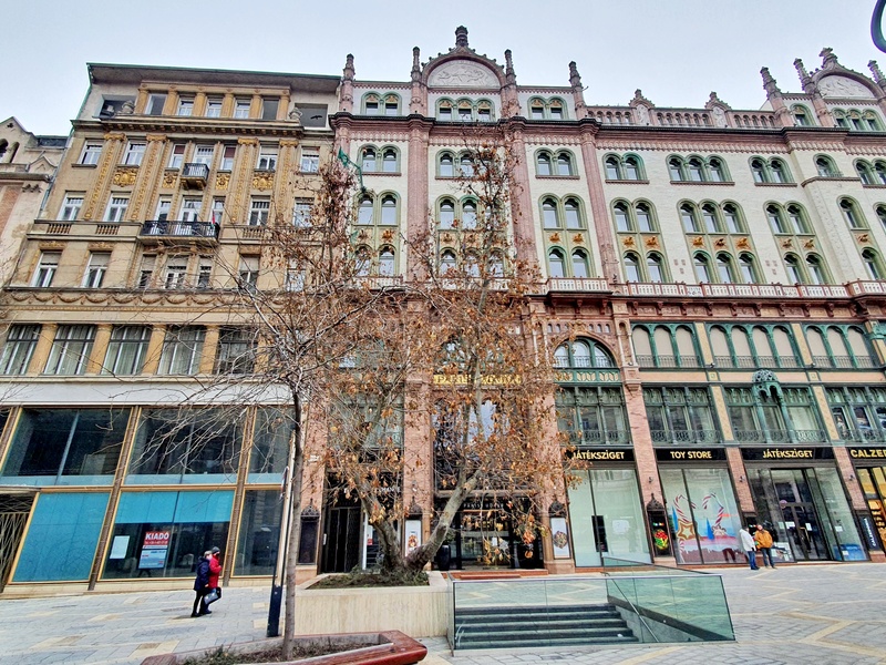 Retail To Rent Budapest Hungary
