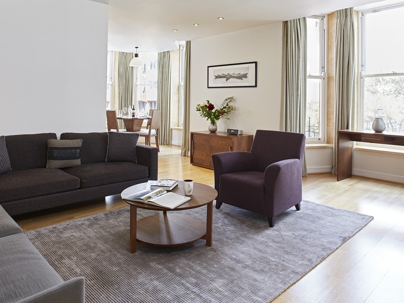 Delightful mansion block apartment for rent in central South Kensington