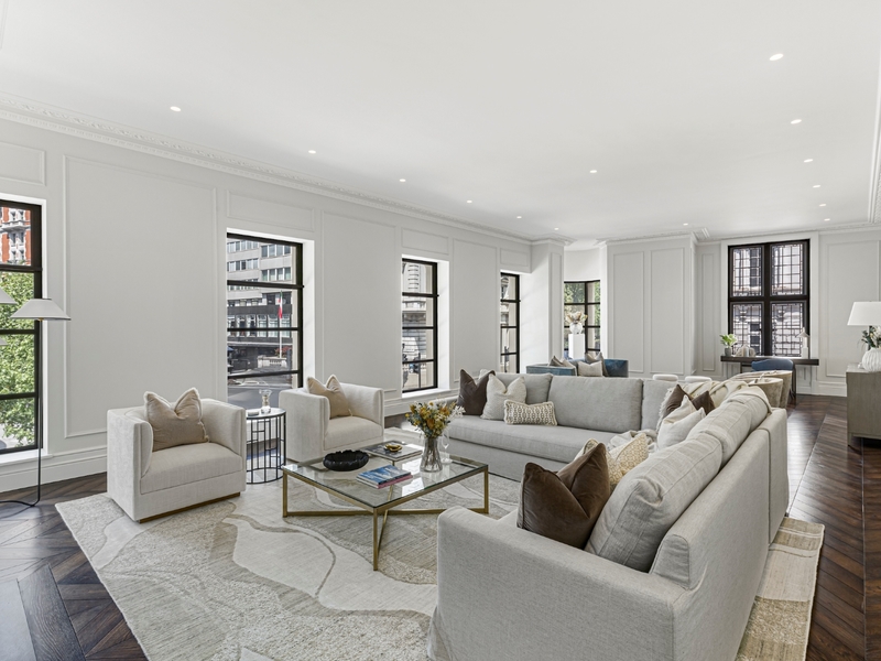 Stunning four-bedroom apartment in Knightsbridge Gate