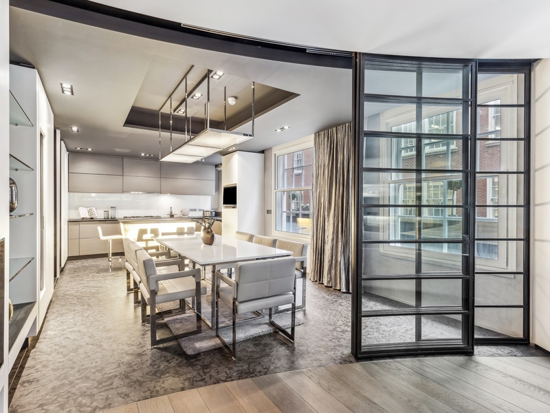 Contemporary five-bedroom apartment in Mayfair