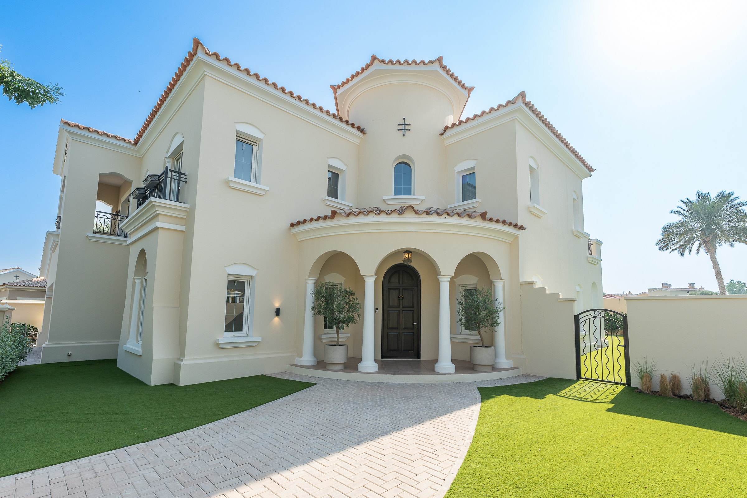 Villa for Sale in Alvorada 3: Exclusive | Rare 5-Bedroom Villa with Private  Pool | Dubai Sotheby's International Realty