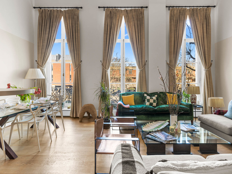 Three-bedroom duplex apartment in the heart of Knightsbridge