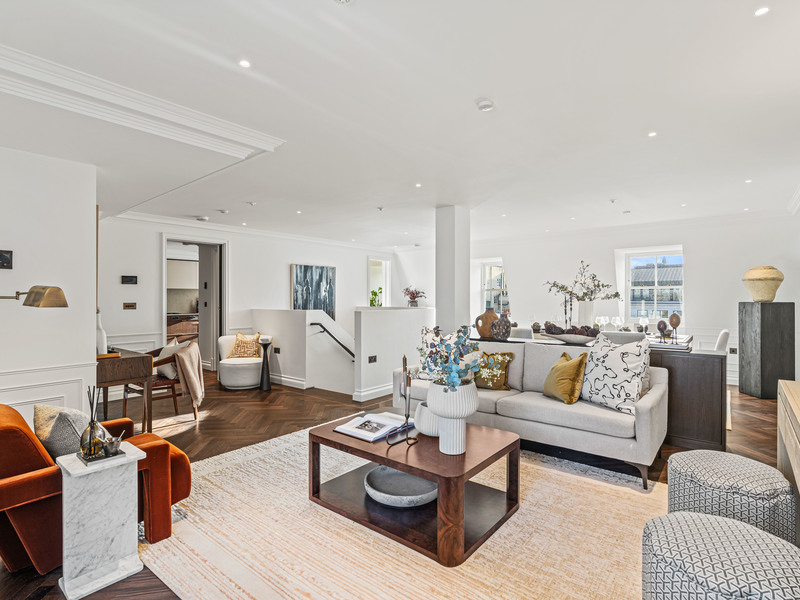 An exceptional duplex apartment in an exclusive Mayfair development