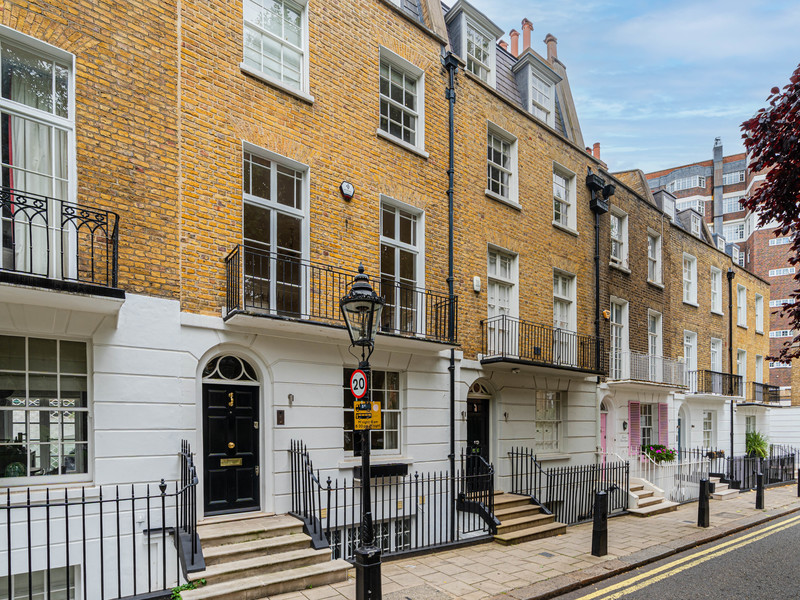 A Five-Storey Knightsbridge Townhouse Overlooking a Leafy Garden Square