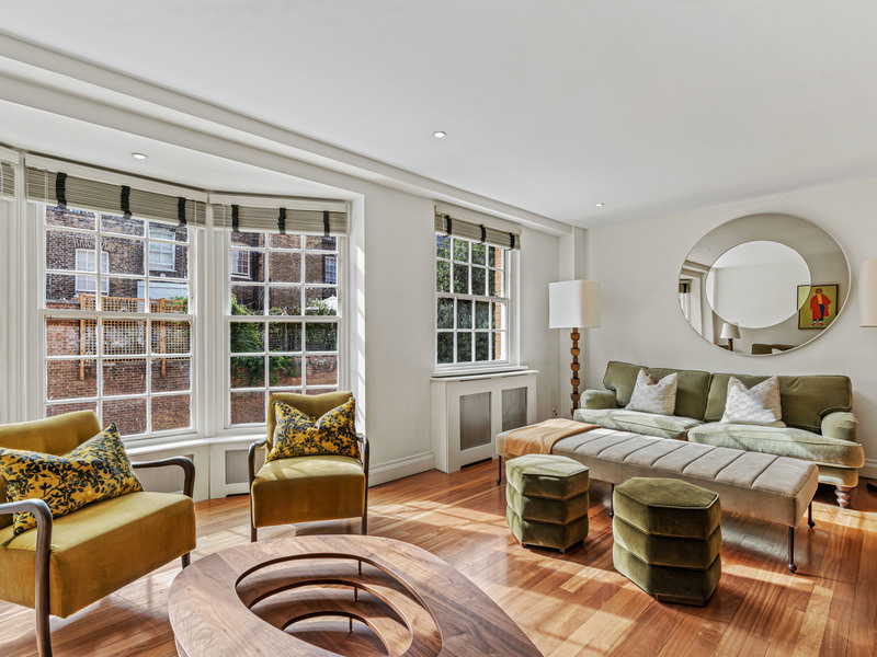 Exquisite, double-fronted pied-à-terre in the heart of Belgravia