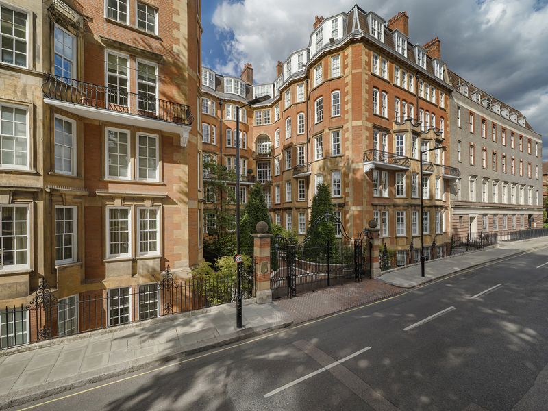 Elegant Turnkey apartment in Palace Court