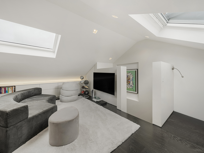 Grand six-bedroom house with swimming pool in the heart of Notting Hill