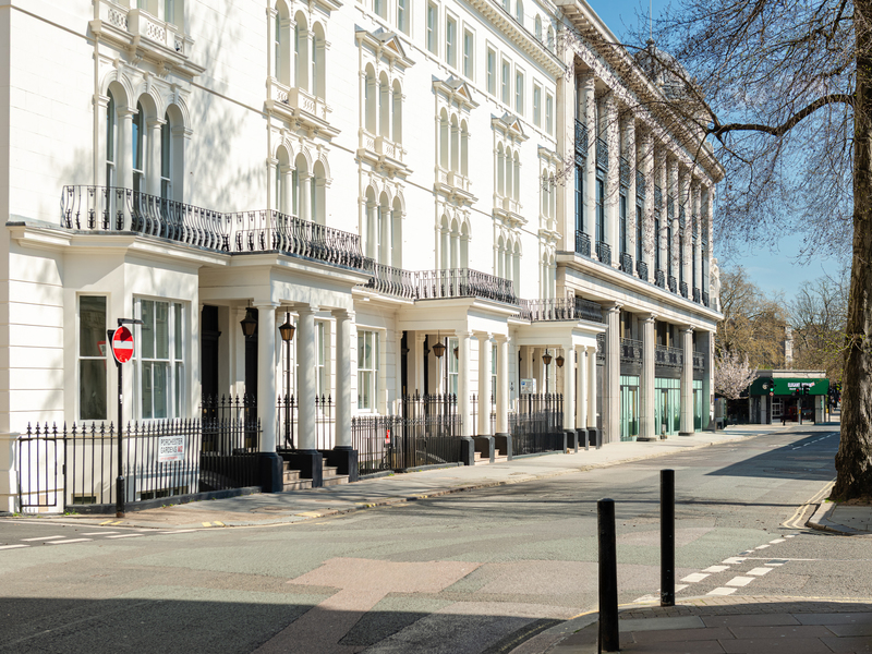 Beautifully appointed lateral residence in the heart of Bayswater