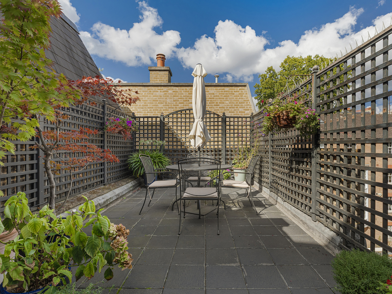 Elegant Belgravia Townhouse with Roof Terrace