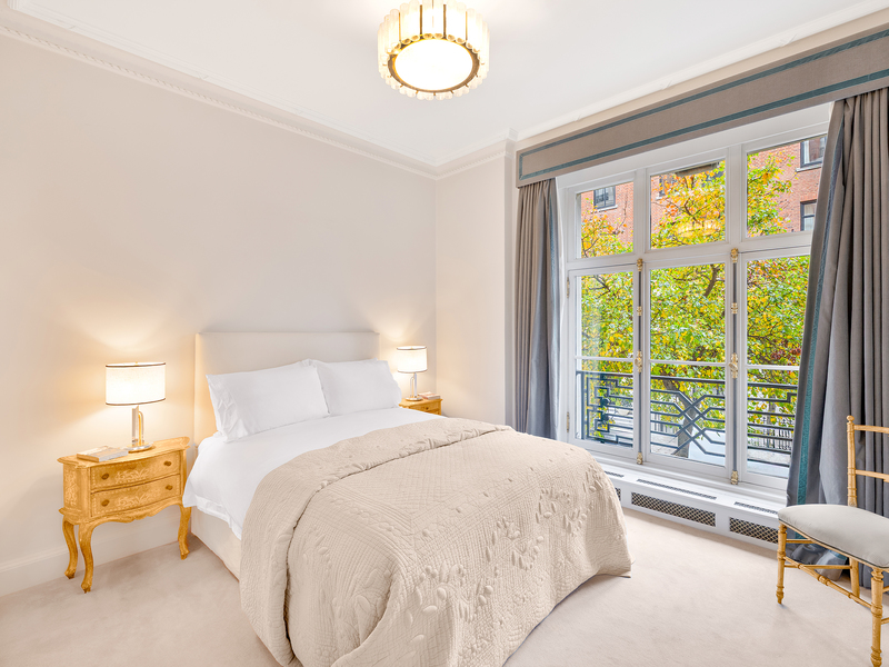 Bright Three-Bedroom Lateral Apartment in Marylebone