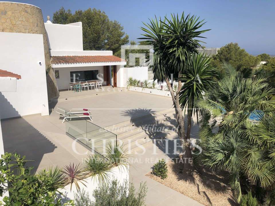 4 Bedroom Villa/Townhouse's Image 7