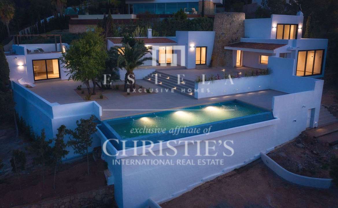 4 Bedroom Villa/Townhouse's Image 35