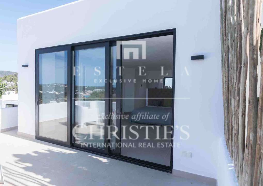 4 Bedroom Villa/Townhouse's Image 20