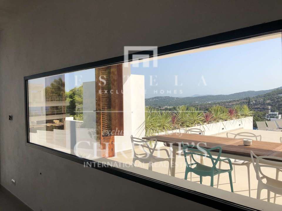 4 Bedroom Villa/Townhouse's Image 9