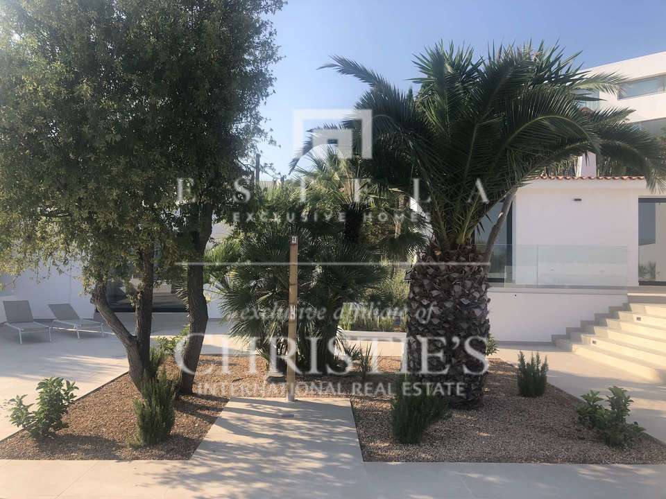 4 Bedroom Villa/Townhouse's Image 4