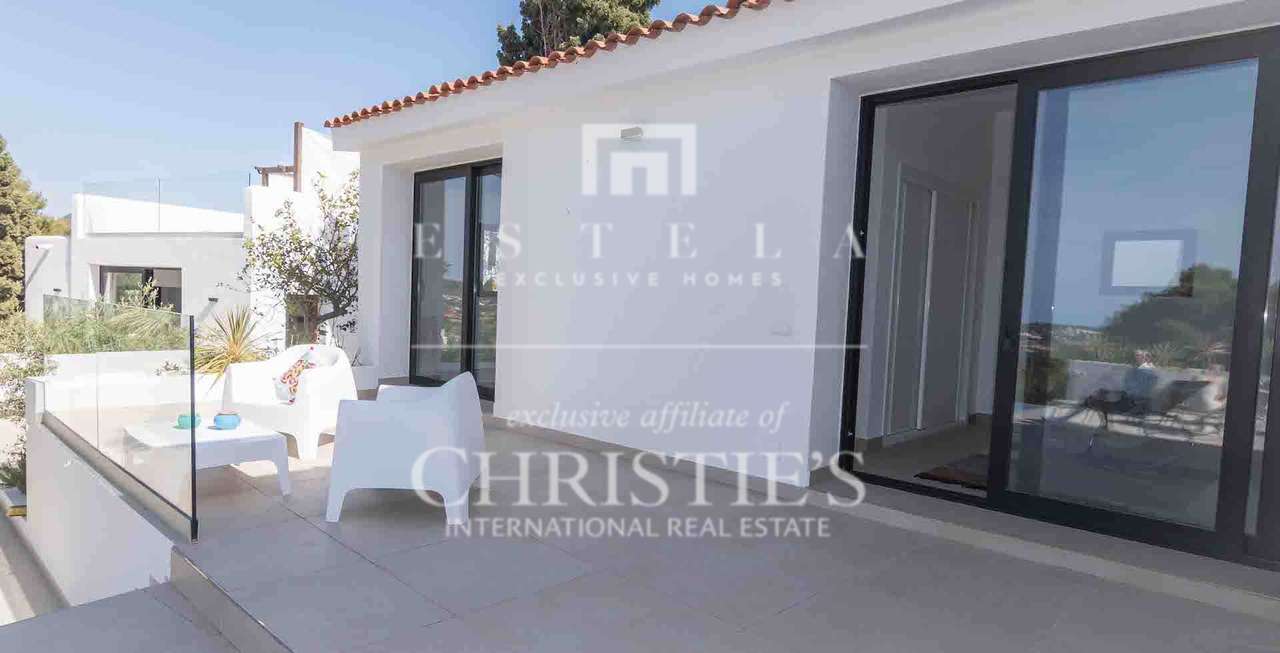 4 Bedroom Villa/Townhouse's Image 21