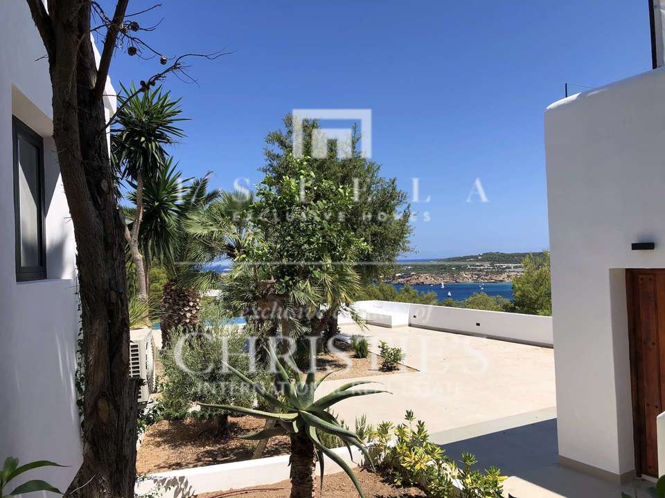 4 Bedroom Villa/Townhouse's Image 34