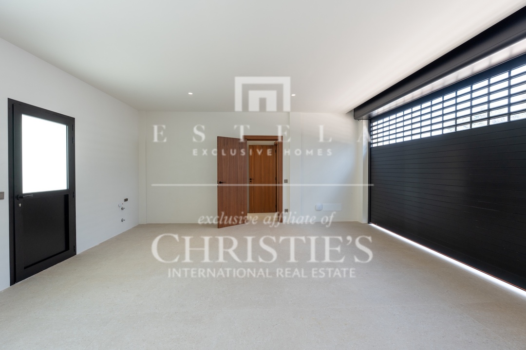 4 Bedroom Villa/Townhouse's Image 23