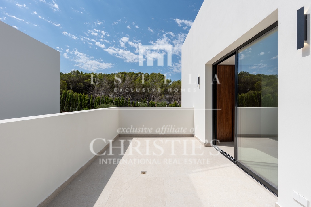 4 Bedroom Villa/Townhouse's Image 17