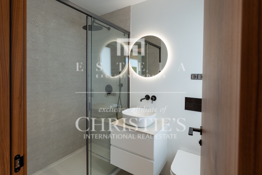 4 Bedroom Villa/Townhouse's Image 11