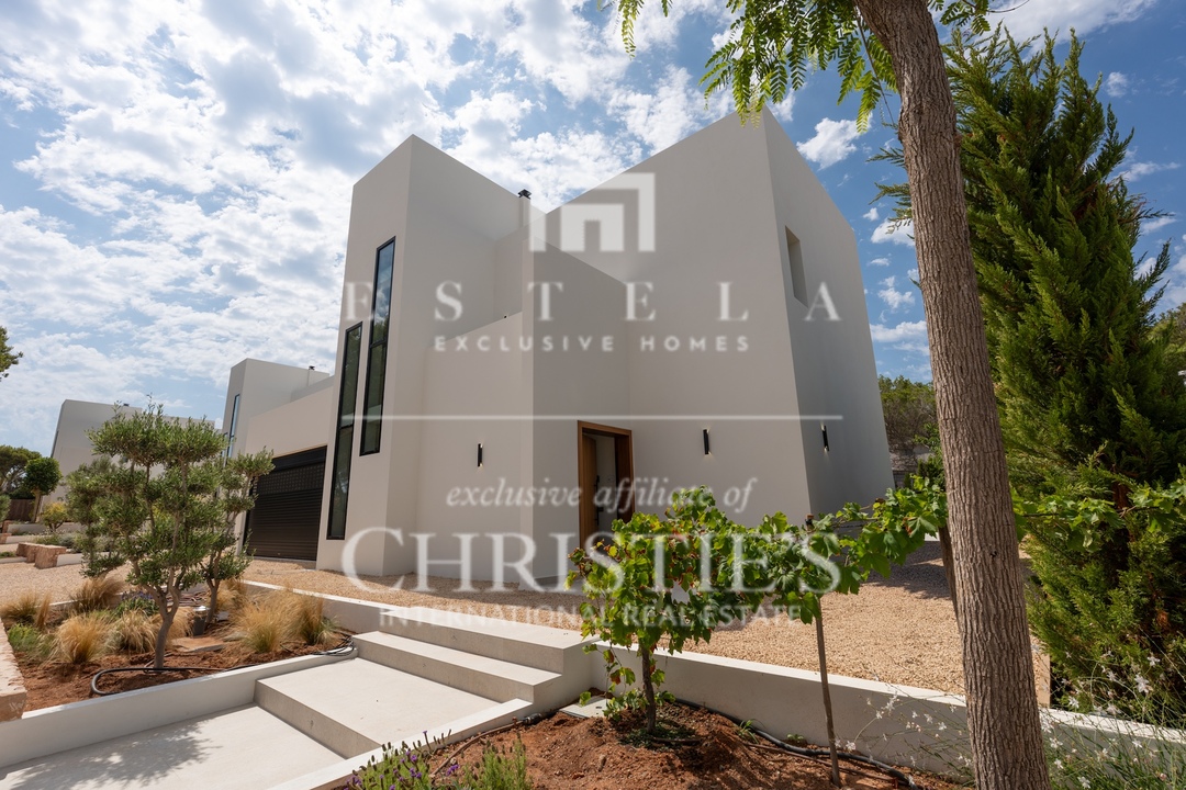 4 Bedroom Villa/Townhouse's Image 19