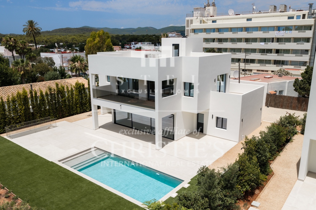 4 Bedroom Villa/Townhouse's Image 26