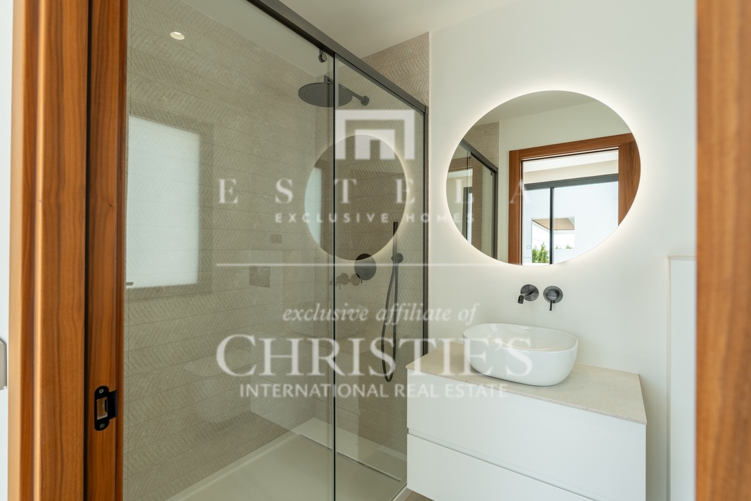5 Bedroom Villa/Townhouse's Image 20