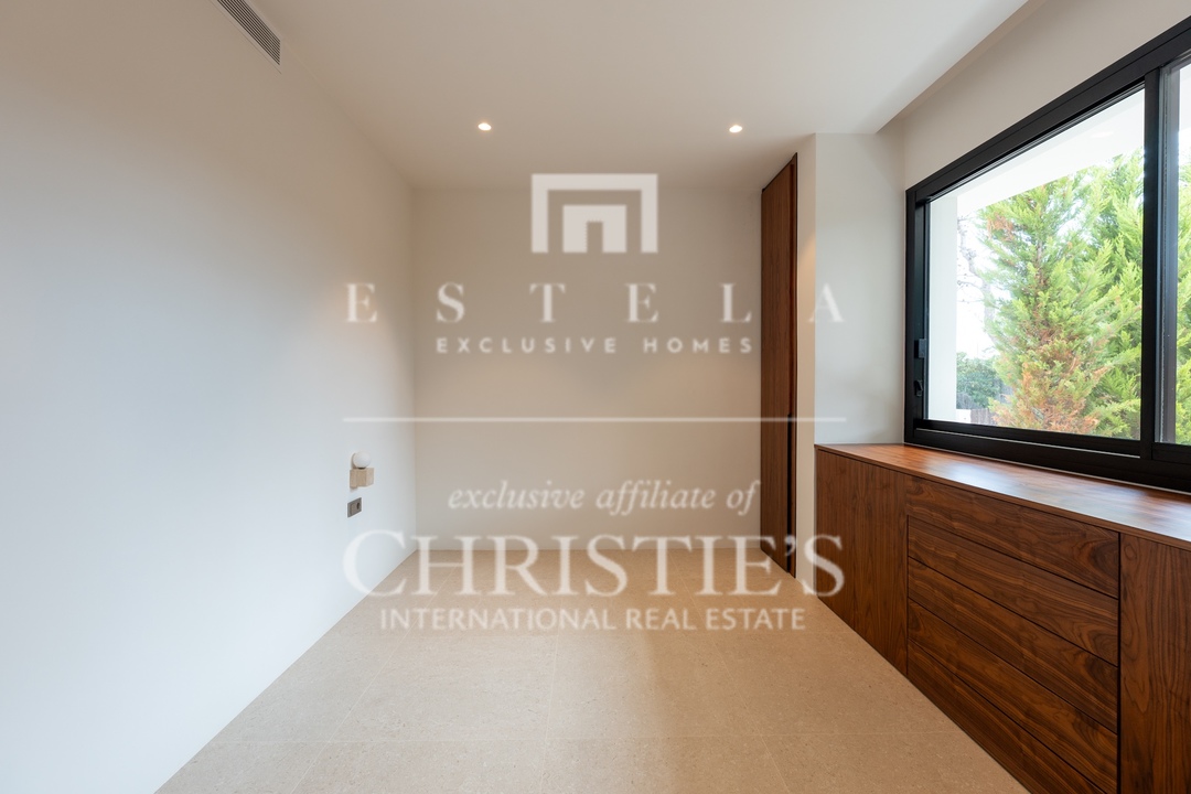 7 Bedroom Villa/Townhouse's Image 11