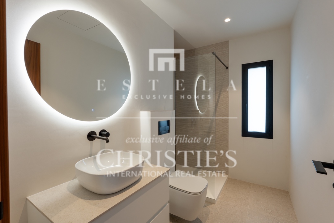 7 Bedroom Villa/Townhouse's Image 16