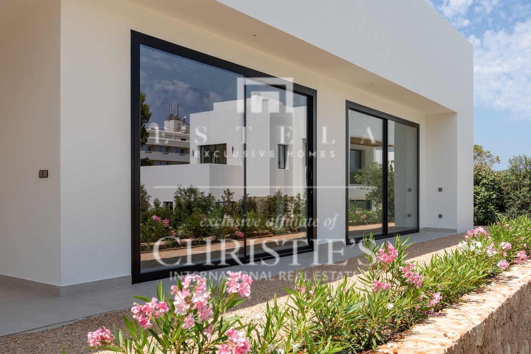7 Bedroom Villa/Townhouse's Image 41