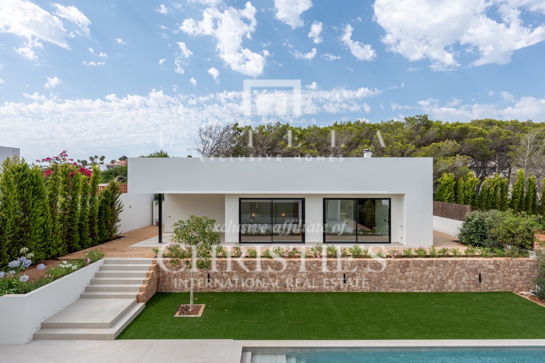7 Bedroom Villa/Townhouse's Image 32