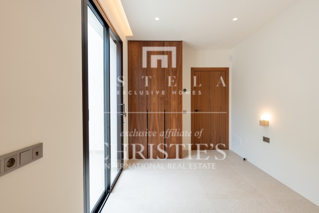 7 Bedroom Villa/Townhouse's Image 15