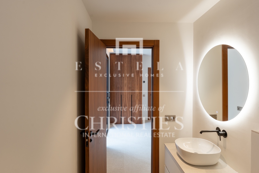 7 Bedroom Villa/Townhouse's Image 18
