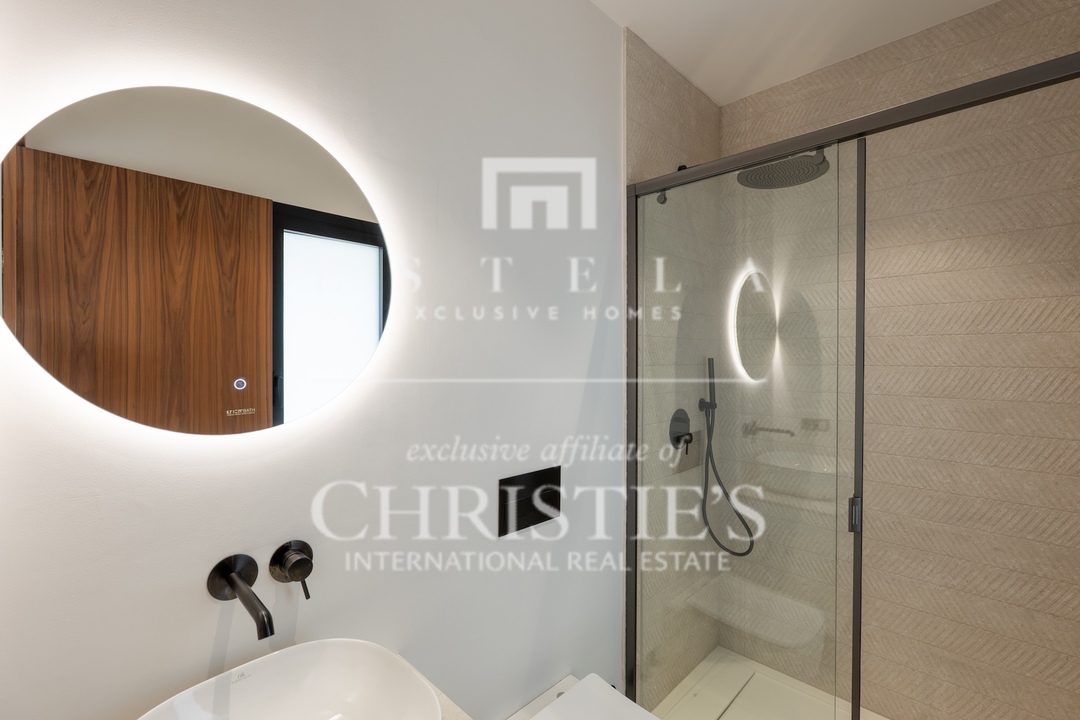 7 Bedroom Villa/Townhouse's Image 34