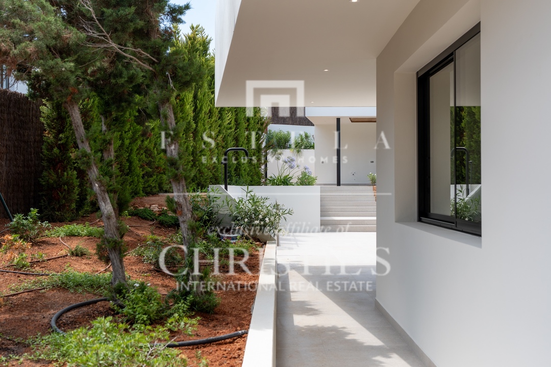 7 Bedroom Villa/Townhouse's Image 42