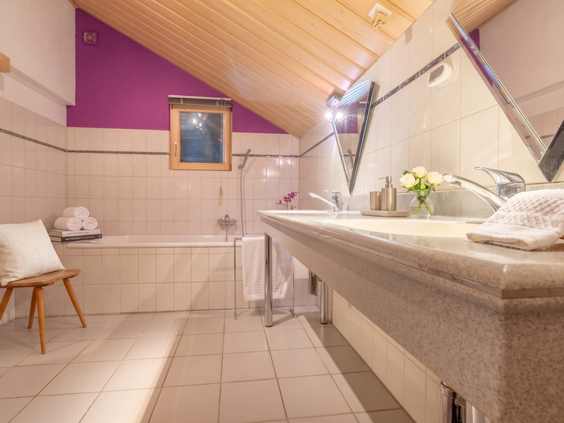 Maison individuelle de 8 pièces à Zweisimmen - Salle de bain