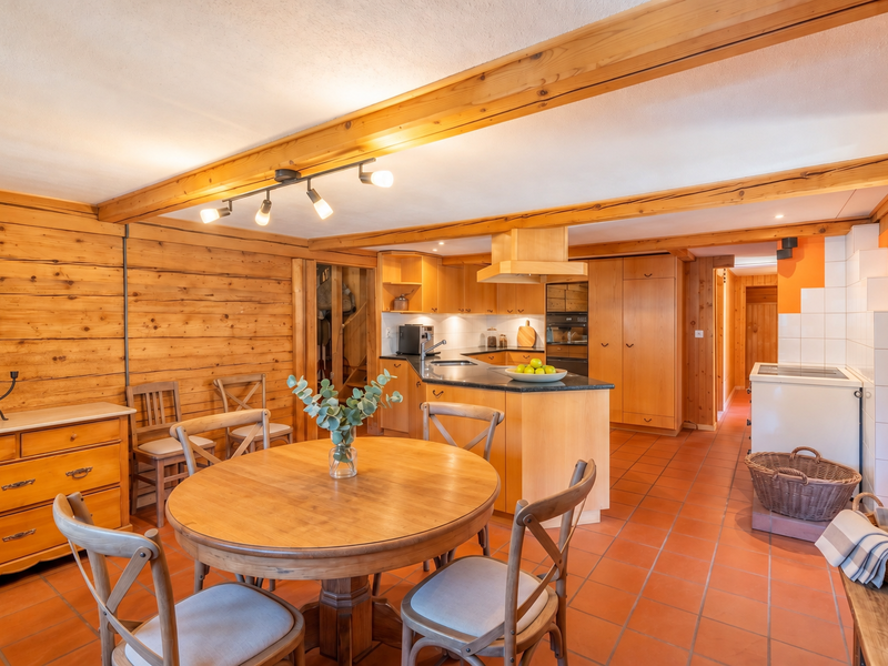 Maison individuelle de 8 pièces à Zweisimmen - Cuisine