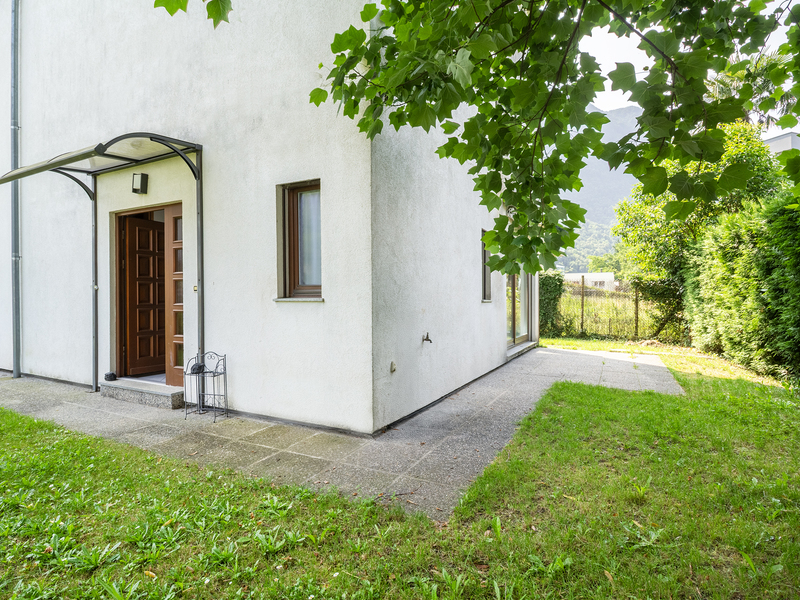 Maison d'angle mitoyenne de 3.5 pièces à Valmara Melano - Surfaces extérieures
