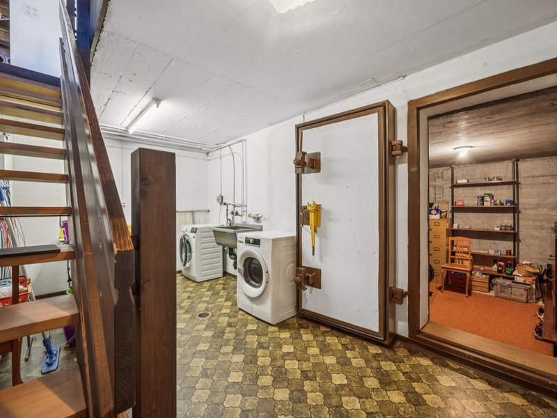 Maison individuelle de 5.5 pièces à Aesch - Pièce annexe