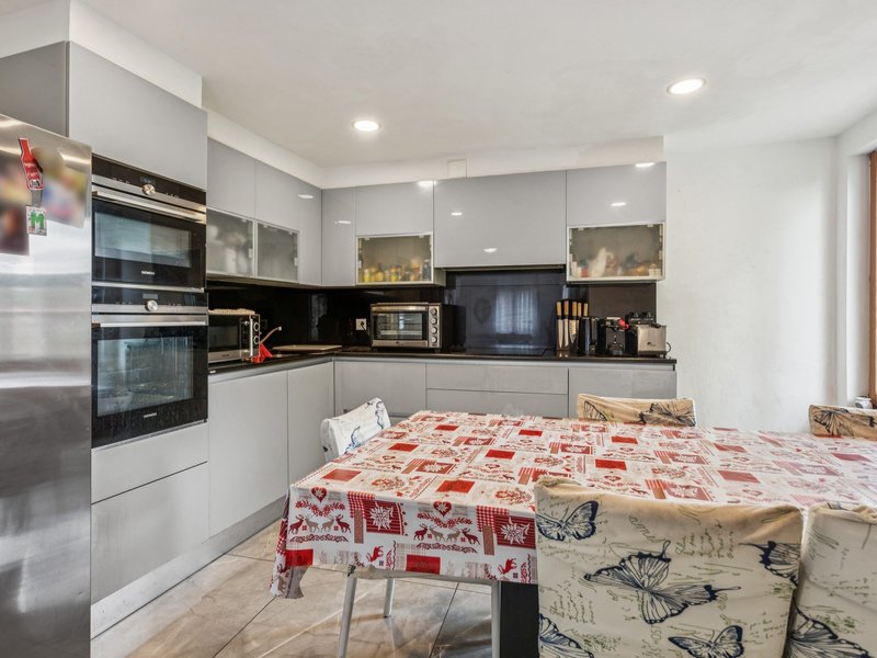Maison individuelle de 8.5 pièces à Romont FR - Cuisine