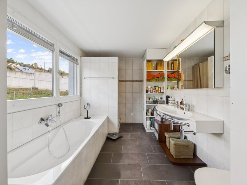 5.5-Zimmer Maisonette in Zufikon - Badezimmer