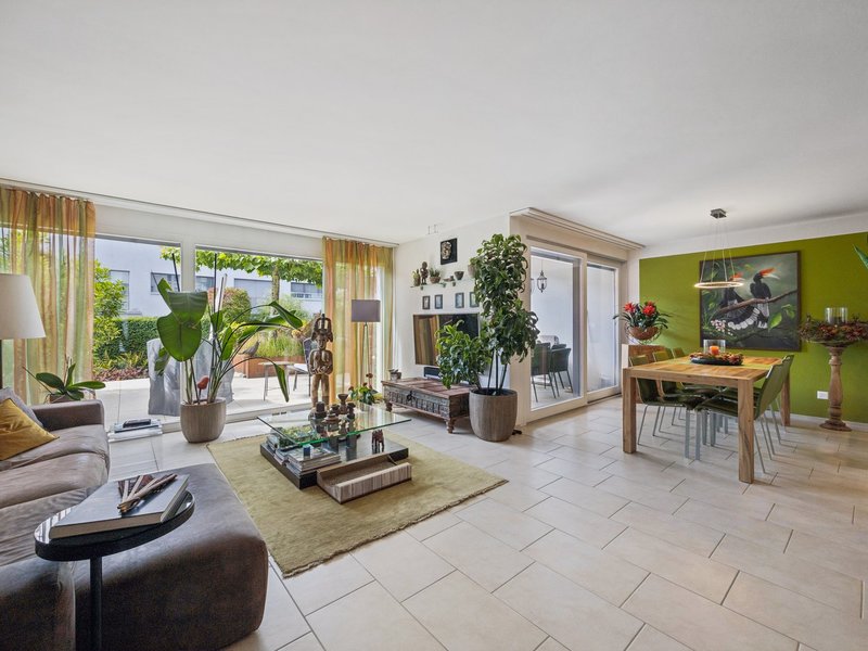 5.5-Zimmer Maisonette in Zufikon - Wohn- und Essbereich