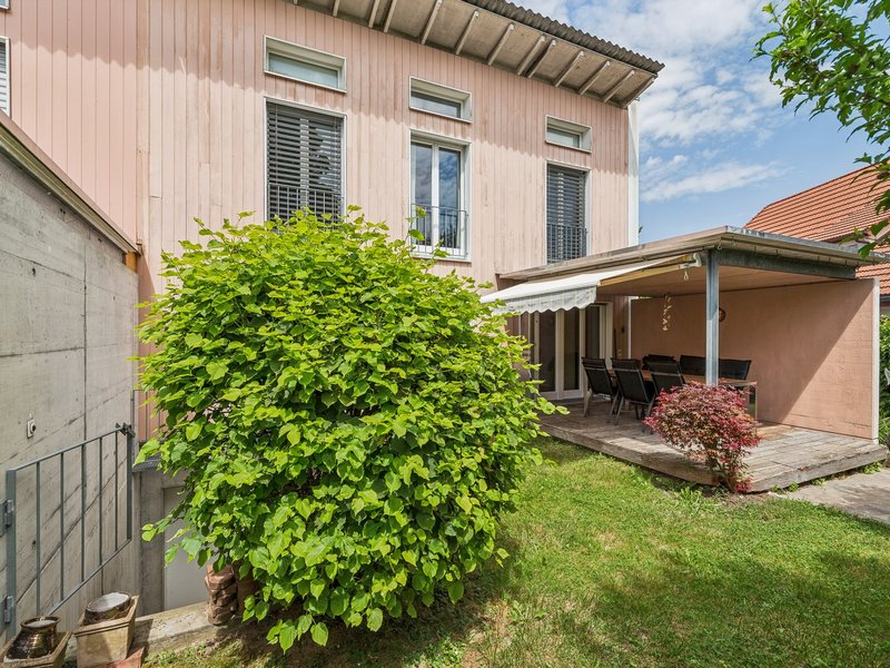 4.5-Zimmer Reiheneckhaus in Möhlin - Aussenflächen