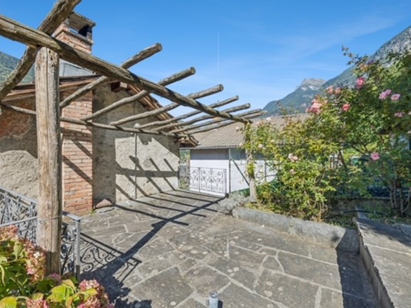 Maison individuelle de 7 pièces à Malvaglia - Surfaces extérieures
