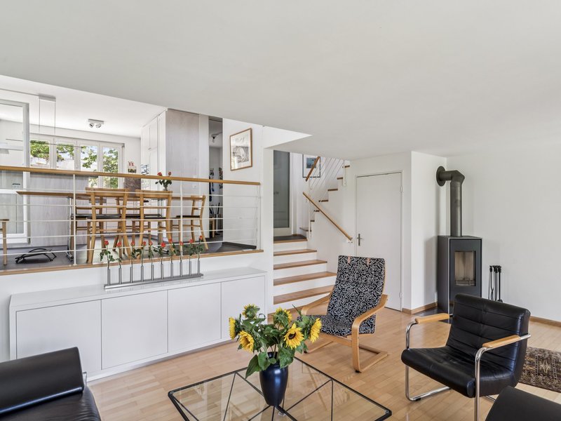 4.5-Zimmer Reiheneckhaus in Riehen - Wohnbereich