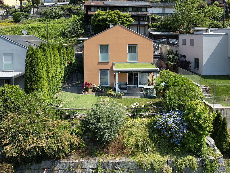 Casa unifamiliare a 6986 Curio